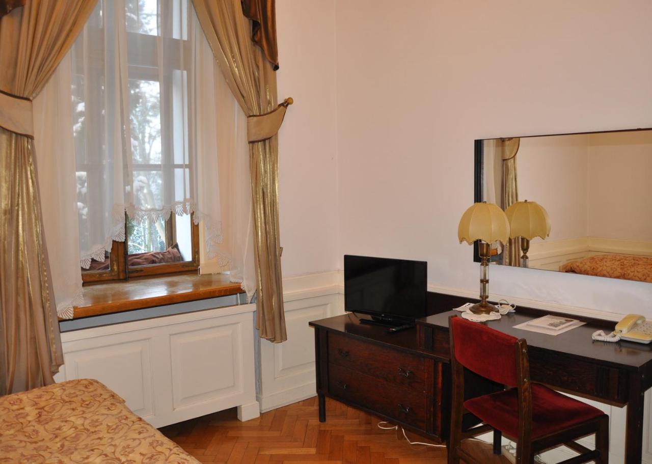 Hotel Zamek Pultusk Dom Polonii Ngoại thất bức ảnh